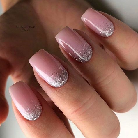 Silver Glitter Ombre Accents ❤ Intricate Short Acrylic Nails To Express Yourself ❤ See more ideas on our blog!!! #naildesignsjournal #nails #naildesigns #acrylicnails Prom Nails Red, Prom Nails Silver, Silver Nail Designs, Manicure Gel, Short Acrylic, Makijaż Smokey Eye, Short Acrylic Nails Designs, Pink Acrylic Nails, Silver Nails