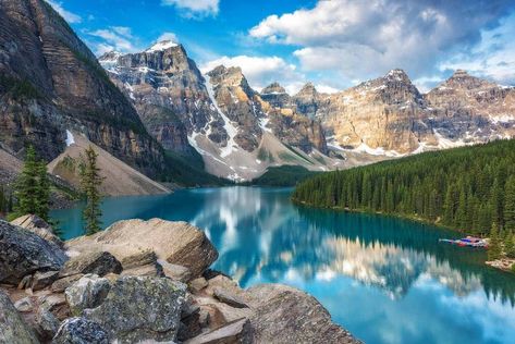 Lake Moraine, Best Landscape Photography, Cliff Edge, Moraine Lake, Canadian Rockies, Banff National Park, Location Photography, Cool Landscapes, Beautiful Places In The World