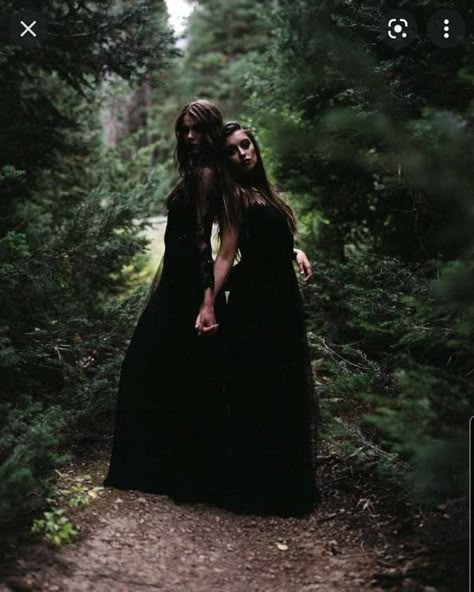 Spooky Photoshoot Friends, Coven Photoshoot, Witchy Photo Shoot, Halloween Shot Ideas, Witchy Photos, Spooky Photo Shoot, Witch Shoot, Witchy Photoshoot, Witch Photoshoot