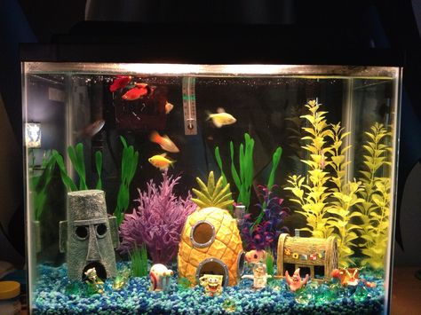 My son's Sponge Bob inspired fish tank Spongebob Fish Tank Ideas, Fake Fish Tank Diy, Aquarium Stones Decoration, Fish Tank Ideas Aesthetic, Small Fish Tank Ideas, Fish Tank For Kids, Spongebob Fish Tank, Kids Aquarium, Cool Fish Tank Decorations