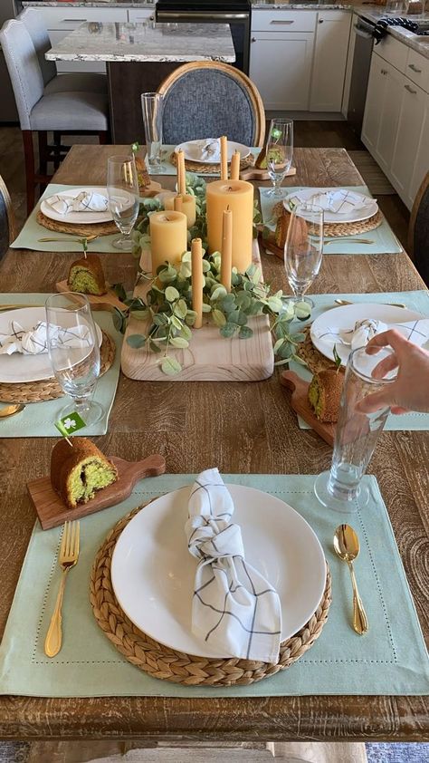 Simple and easy St. Patrick’s Day tablescape | Pinterest Square Plates Table Setting Dining Rooms, Dinning Decorating Ideas, Tablescapes Ideas, Dinner Party Table Settings, Diy Table Decor, Dinner Party Table, Party Table Settings, Table Setting Decor, Dinner Table Setting