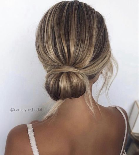 Low Bun Wedding Hair, Bridesmaid Hair Inspo, Blonde Updo, Wedding Hair Up, Guest Hair, Bridal Hair Buns, Bridesmaid Hair Makeup, Simple Wedding Hairstyles, Birthday Hair