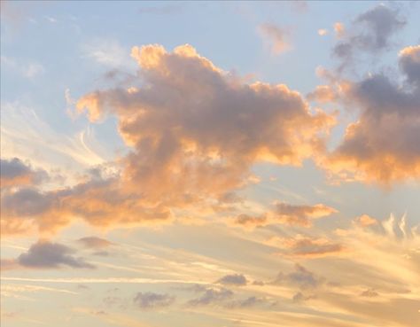 Clouds Movie, Cloudcore Aesthetic, Yellow Clouds, Light Clouds, Beach Sunset Photography, Soft Clouds, Yellow Cloud, Blue Sky Clouds, Clouds Sunset