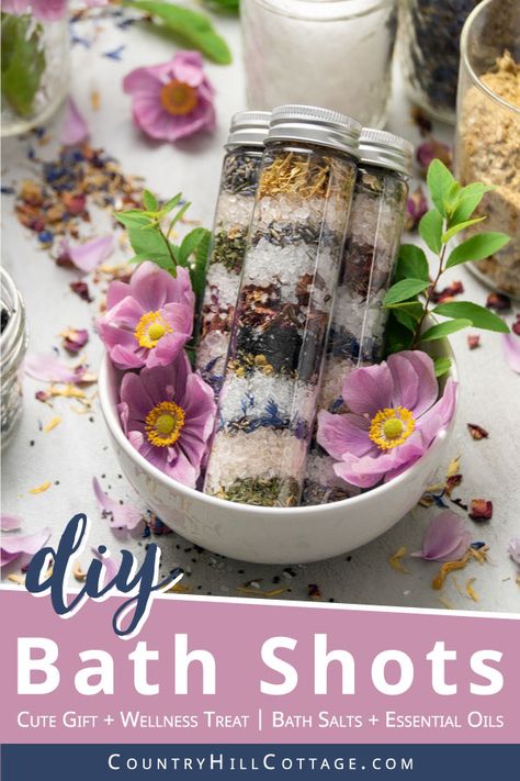 Learn how to make your own homemade bath shots with essential oils! Herbal bath shots are good for self-care, wellness and skincare benefits. This easy floral DIY bath salts in test tube recipe is made with lavender, rose petals, peppermint, eucalyptus, pink Himalayan and Epsom salt. This natural detox bath soak is a pretty handmade gift or party favors. Included are free printable labels, tips for container, storage, packaging ideas and how to use. #bathsalts #bathsoak | countryhillcottage.com Bath Shots, Bath Salts Diy Recipes, Diy Bath Soak, Diy Bath Salt, Bath Soak Recipe, Salt Gifts, Bath Salts Recipe, Săpunuri Handmade, Bath Salts Diy