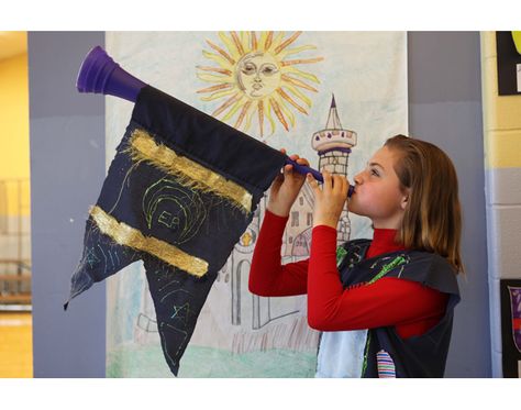 Medieval Foods And Feasts | Slide Show: Medieval Feast at Southold Elementary School | Suffolk ... Medieval Camp, Medieval Theme, Medieval Feast, Medieval Banquet, Viking Party, Reformation Day, Castle Party, Good Knight, Knight Party