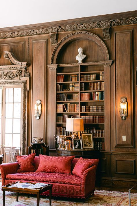 Classic Library Design, Classical Study Room, Victorian Home Library, Coffee House Design, Home Decor Amazon, Classic Style Interior, Home Library Rooms, Paneled Library, Swan House