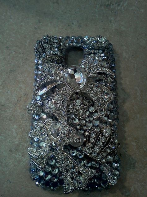 soooooooooooooooooooooooooooooooooooooooooooooooooooooooooooooooooooooooooooooooooooooooooooooooooooooooooooooooo pritty Cross Bow, Phone Bling, Navy Cross, Bling Phone Cases, Phone Charger Holder, Decoden Phone Case, Cell Cover, Newest Cell Phones, Bling Phone Case