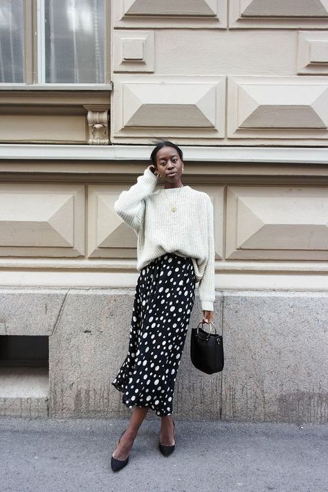 Rok Outfit, Skandinavian Fashion, Street Style Blog, Chique Outfits, Trendy Skirts, Polka Dot Skirt, Dot Skirt, Midi Skirts, 가을 패션