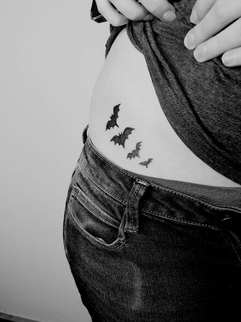 Hip bat halloween tattoo Bats On Hip Tattoo, Bat Hip Tattoo, Soulmate Au, Waist Tattoos, Lower Stomach, Bat Tattoo, Hip Tattoos Women, Bat Halloween, Halloween Tattoo