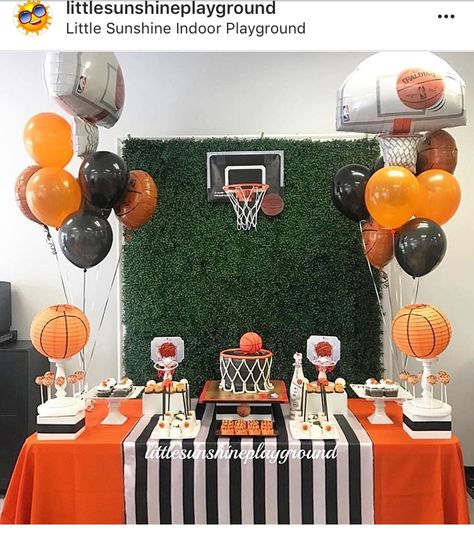 Sport Snacks, Basketball Themed Birthday Party, March Madness Parties, Basketball Theme Birthday, Ball Birthday Party, Basketball Baby Shower, Basketball Theme Party, Basketball Birthday Parties, Sports Theme Birthday