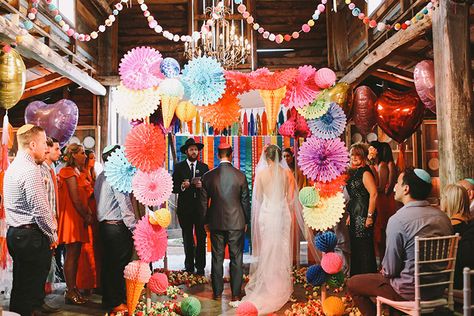 Chuppah ideas and styling for a modern Jewish wedding Signs For Photo Booth, Bright Colour Wedding, Wedding Decorations White, Fiesta Flowers, Chuppah Ideas, Jewish Wedding Traditions, Interfaith Wedding, Wedding Chuppah, Colorful Weddings