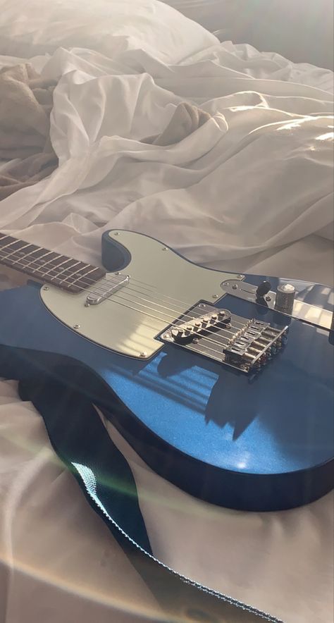 Gitar Vintage, Blue Guitar, Electric Guitar Design, Guitar Obsession, Cool Electric Guitars, Music Aesthetic, Guitar Design, Music Guitar, Cool Guitar