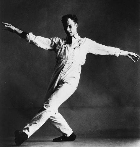 Merce Cunningham Merce Cunningham, Ballet Body, Physical Theatre, Mikhail Baryshnikov, Dance Project, Dance Images, John Cage, Human Poses Reference, Dance Company