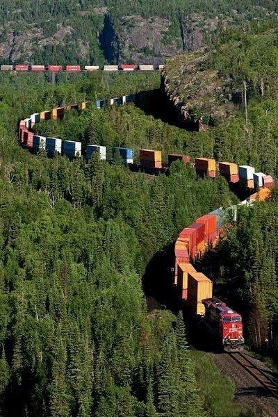 Canadian Pacific Railway, Old Trains, Train Pictures, Train Tracks, Train Rides, Train Travel, A Train, Model Trains, Aerial View