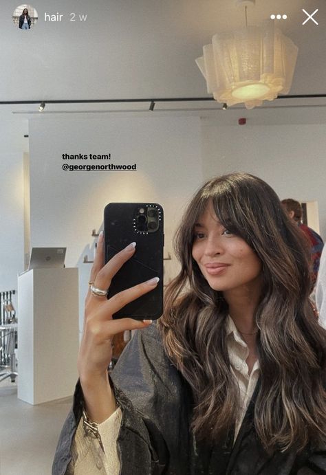 Brunette Hair Long Bangs, Earloop Highlights Hair, Curtain Bangs Brunette Long Hair, Bridal Hair Bangs, Brunette Hair Bangs, Hair Trends Fall 2024, Brunette Bangs Long Hair, Medium Hair With Curtain Bangs, Brown Hair Bangs