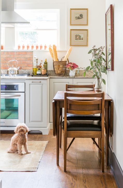 Eat In Kitchen Table, Breakfast Nook Table, Breakfast Nook Ideas, Colorful Kitchen Decor, Nook Table, Small Kitchen Tables, Nook Ideas, Table For Small Space, Casa Vintage