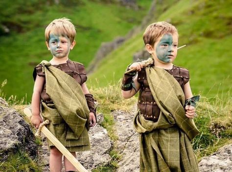 Celtic Baby Boy Names, Celtic Boy Names, Irish Boy Names, Irish Girl Names, Storybook Land, Great Kilt, Irish Mythology, Tartan Fashion, Warrior Costume