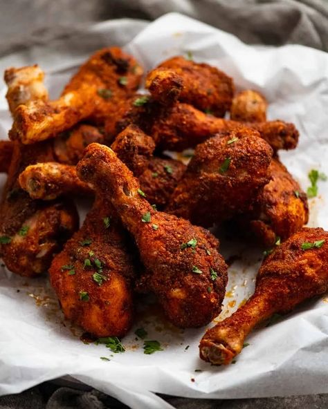 Pile of Crispy Baked Chicken Drumsticks Baked Chicken Drumsticks Oven, Crispy Baked Chicken Drumsticks, Chicken Drumsticks Oven, Crispy Baked Chicken Wings Recipe, Crispy Baked Chicken Legs, Drumsticks Oven, Baked Drumsticks, Crispy Baked Chicken Wings, Chicken Breast Crockpot Recipes