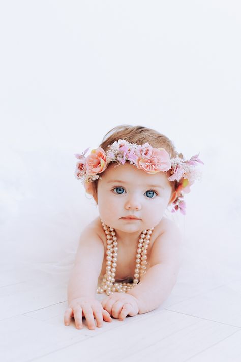 Baby Girls Photoshoots, Professional 6 Month Photos, Simple Milestone Picture Ideas, Baby’s First Mother’s Day Photo, First Bday Picture Ideas, 3 Month Old Baby Pictures January, 2 Month Old Photo Ideas, 3 Month Girl Photoshooting Ideas, 9 Month Picture Ideas