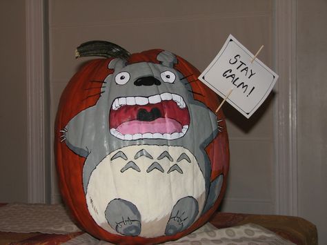 Totoro Pumpkin Painting, Pumpkin Painting Anime, Anime Pumpkin Painting Ideas, Anime Pumpkin Painting, Totoro Characters, Pumpkin Designs Painted, Pumpkin Design, Painted Pumpkins, Pumpkin Decorating