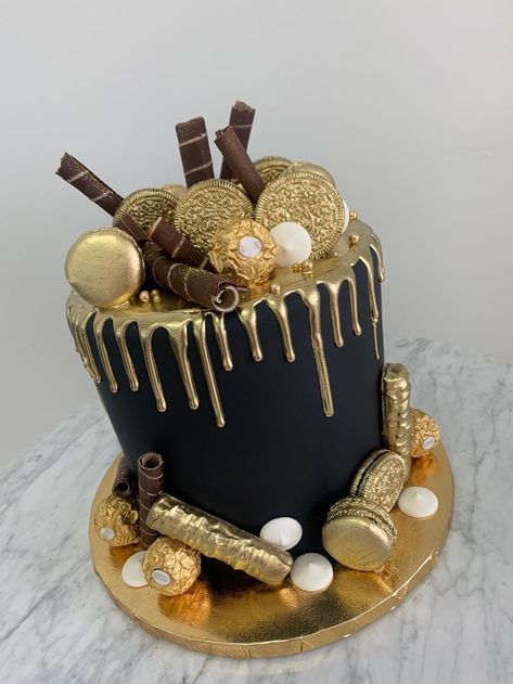 Cake Recipes Without Milk, Boys 18th Birthday Cake, 18th Birthday Cake Designs, Black And Gold Birthday Cake, Masculine Cake, Jake Cake, Golden Birthday Cakes, Black And Gold Birthday, Black And Gold Cake