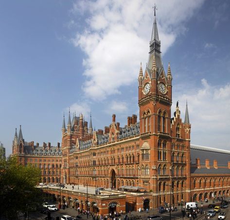 London St Pancras Station, Minecraft Train, St Pancras Station London, St Pancras Station, Futuristic Home, Revival Architecture, London Architecture, London History, Medieval Houses