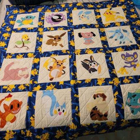 Anime Quilt Patterns, Pokemon Quilt Ideas, Pokemon Quilt Pattern, Pokemon Quilts, Creative Curses, Pokémon Cakes, Pokemon Quilt, Anime Quilt, Pokemon Fabric