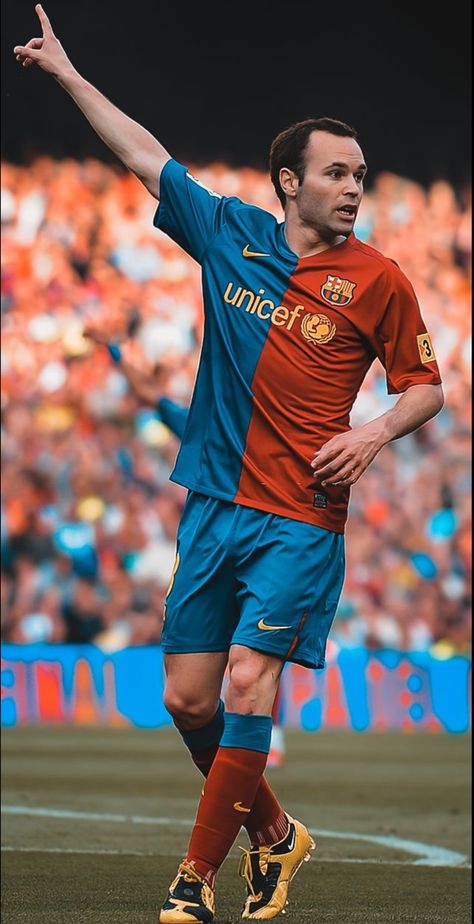 Iniesta Wallpapers, Iniesta Barca, Iniesta Barcelona, Kaka Brazil, Xavi Iniesta, Football Youtube, Paolo Maldini, Football Players Images, Barcelona Team