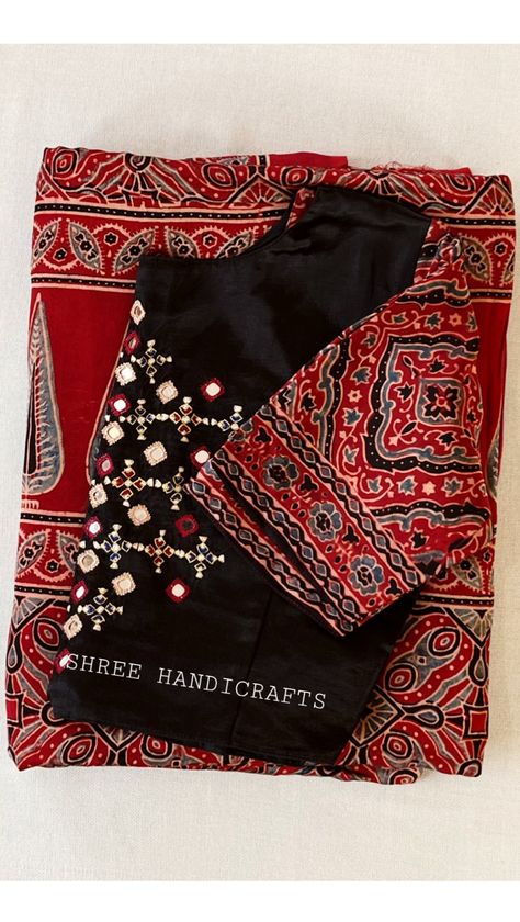 Kalamkari Cotton Blouse Designs, Ajrakh Modal Silk Blouse Designs, Blouse New Designs Style, Ajrakh Saree Blouse Designs, Ajrak Blouse Designs, Ajrakh Blouse Designs, Ajrak Blouse, Ajrakh Blouse, Blouse With Mirror Work