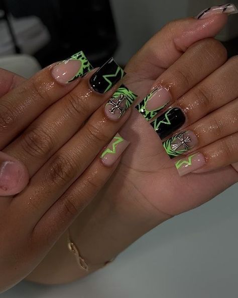 Short Square Baddie Nails, Azlia Williams Nails, Cute Short Acrylic Nails Square, Birthday Short Nails, Short Junk Nail Designs, Kaw Nails, Nail Ideas Black Women, Junk Nails Short, Vacation Nails Black Women