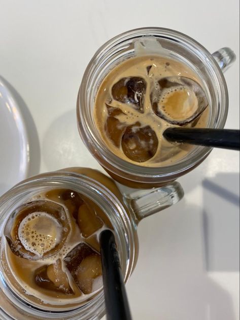 Coffee Iced Aesthetic, Eid Brunch, Iced Coffee Date, Coffee Date Aesthetic, Coffee Dates Aesthetic, Ice Aesthetic, Date Aesthetic, Coffee Ice, Ice Coffee