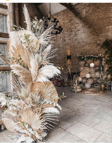 Feather Wedding Arch, Rustic Glam Wedding, Western Style Wedding, Western Glam, Denim And Diamonds, Grass Wedding, Stone Barns, Feather Wedding, Rustic Glam