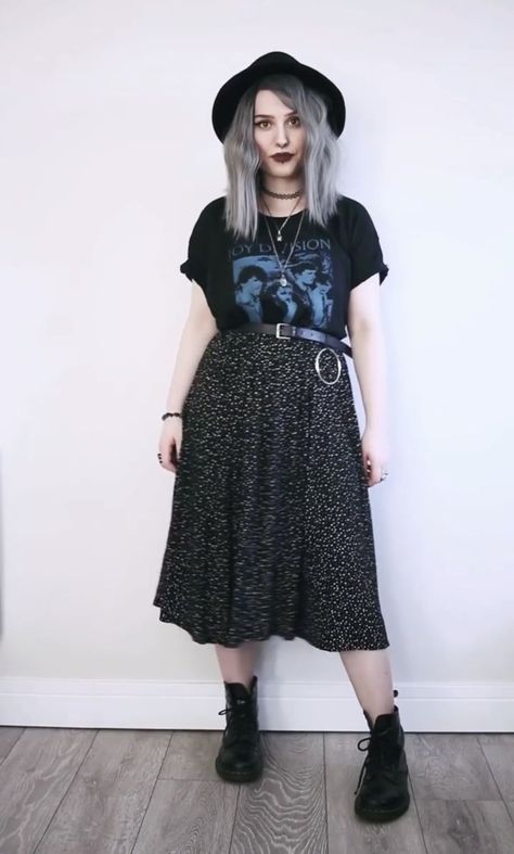 ac796a52db3f16bbdb6557d3d89d1c5adesc50963356ri Edgy Rock Aesthetic, Casual Goth Dress Outfit, Summer Goth Outfits Women, Work Outfits Women Alternative, Grunge Mom Aesthetic, Alt Spring Fashion, Plus Size Summer Goth, Clean Goth Plus Size, Plus Alt Fashion