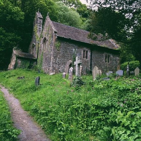 Abandoned Churches, Old Country Churches, Abandoned Church, Old Cemeteries, Last Ride, Old Churches, Country Church, Abandoned Mansions, Church Building