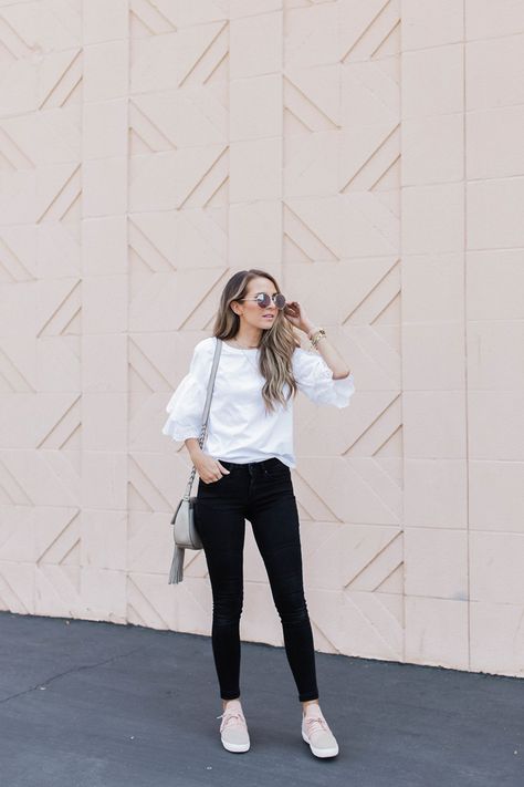 dress down a bold black and white outfit with some blush sneakers | merricksart.com @nordstrom #ad #nordstrom Rubber Shoes Outfit, Pink Sneakers Outfit, Pink Shoes Outfit, College Outfit Ideas, Tennis Shoe Outfits Summer, How To Wear Sneakers, Black And White Outfit, Tennis Shoes Outfit, Casual Outfit Ideas