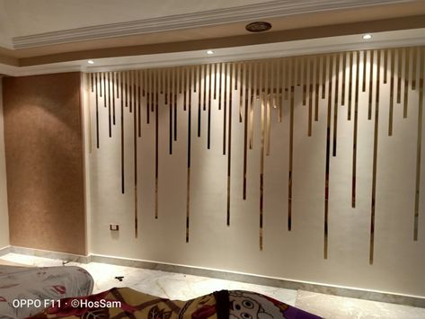 Table Decorations Ideas, House Wall Design, Wall Paneling Diy, Accent Wall Designs, Family Room Walls, Wall Panel Design, Wall Texture Design, Hall Interior Design, Designing Ideas