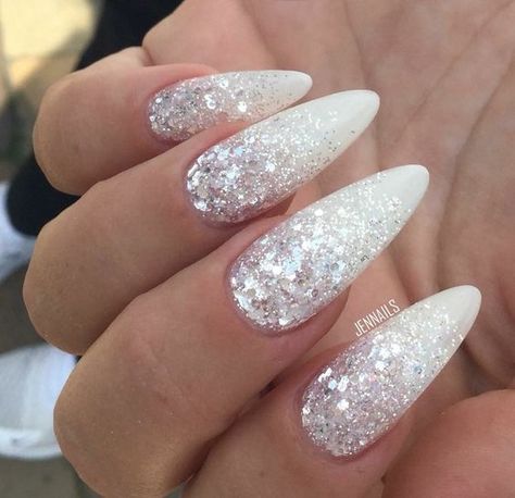 White Silver Glitter Nails, White Christmas Nails Almond, Winter Nails Silver, Milky White Christmas Nails, Diamond Gel Nails, Classy Christmas Nails Almond, Nails Winter 2022, Glitter Winter Nails, Christmas Glitter Nails