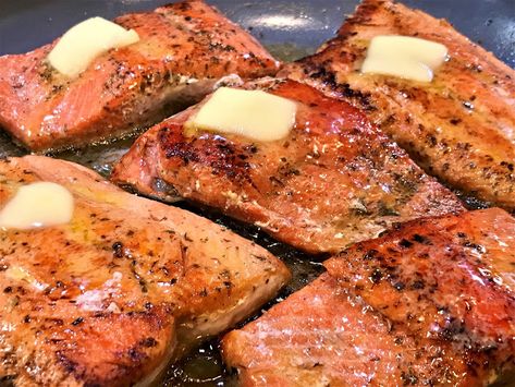 Gourmet Girl Cooks: Easy Pan Seared Copper River Wild Salmon & Bubbies Tartar Sauce Copper River Salmon Recipes, Alaskan Salmon Recipes, Wild Alaskan Salmon Recipes, Best Tartar Sauce, Best Tartar Sauce Recipe, Salmon Recipes Easy, Wild Salmon Recipe, Easy Tartar Sauce, Copper River Salmon