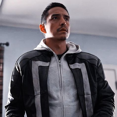 Robbie Reyes Ghost Rider Agents Of Shield, Robbie Reyes Agents Of Shield, Robbie Reyes Icon, Robbie Reyes, We Have A Hulk, Emo Pfp, Marvels Agents Of Shield, Float Like A Butterfly, Jamais Vu