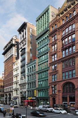 The historic cast iron Bleeker & Bond Building in NYC gets a renovation. New York Landmarks, New York Buildings, Architecture Collection, Building Aesthetic, New York Architecture, Architecture Board, Skyscraper Architecture, Traditional Building, Classic Architecture