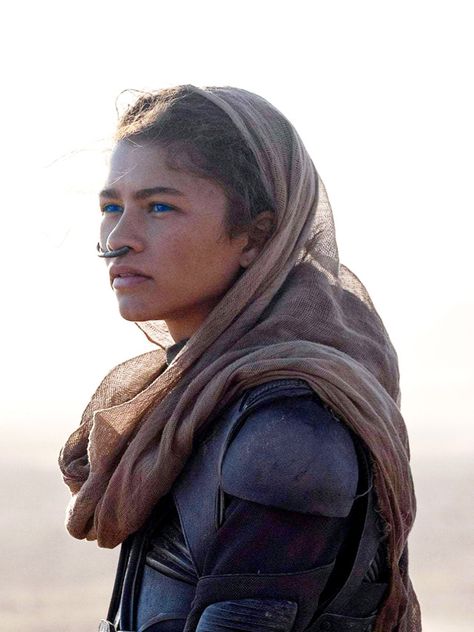 Zendaya as Chani in DUNE (2020) Dune The Movie, Zendaya Dune, Chani Dune, Dune Characters, Dune Film, Dune Movie, Bene Gesserit, Dune Frank Herbert, Dune Art