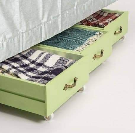 Uses For Old Chest Of Drawers, Old Draws Repurposed, Simple Drawers Diy, Old Dresser Drawers Repurposed Diy Ideas, Drawer Fronts Ideas Diy, Old Drawers Repurposed, Dresser Drawers Repurposed, Old Drawer Ideas, Drawers Repurposed Diy