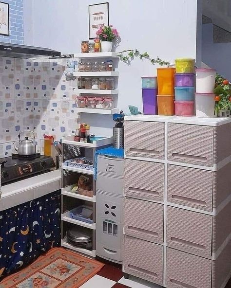 Organize Small Kitchen, Model Dapur, Kitchen Decor Collections, Indian Room Decor, Desain Pantry, Simple Kitchen Design, Interior Design Your Home, Cute Diy Room Decor, Furniture Details Design