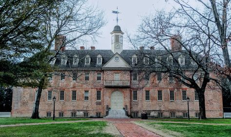 William and Mary College College Of William & Mary, William And Mary College, William And Mary Aesthetic, Williamsburg Virginia, William & Mary, Williamsburg Va, College Vision Board, University Architecture, Top Colleges