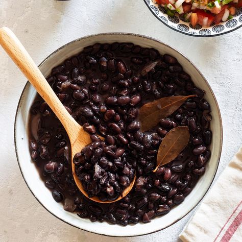 Mexican Black Beans (frijoles negros) Mexican Black Beans Recipe, Black Beans From Scratch, Chipotle Copycat Recipes, Beans From Scratch, Black Beans Recipe, Mexican Black Beans, Mushroom Recipes Healthy, Dried Black Beans, Bean Recipe