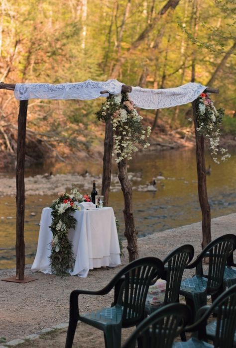 Rustic creek side alter at outdoor wedding. Candle Lit Reception, Scenic Wedding Venues, Tulsa Wedding Venues, Fall Country Wedding, Scenic Wedding, Valley Green, Country Wedding Venues, Wedgewood Wedding, Austin Wedding Venues