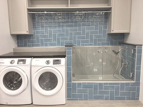 Laundry Room with built-in Dog Shower! How awesome would this be? Tile from Floor & Decor. #ad #laundry #laundryroommakeover #laundryrooms #tiles Room Arrangement Ideas, Modern Tile Designs, Laundry Room Decorating, Stylish Laundry Room, Dog Washing Station, Dream Laundry Room, Mudroom Laundry Room, Laundry Room Remodel, Laundry Room Inspiration