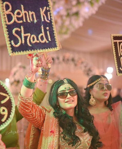 Pakistani Wedding Props Ideas, Shadi Props Ideas, Mehndi Props Ideas For Bride, Shadi Ka Ghar Decoration, Mehndi Plates Ideas Pakistani, Wedding Props Indian, Shaadi Wala Ghar Decoration, Mehndi Props Ideas, Dholki Ideas