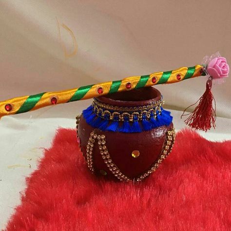 Flute Decoration Ideas For Janmashtami, Bansuri Decoration Ideas, Buddhist Art Drawing, Janmashtami Decoration, Krishna Flute, Shri Krishna, Krishna Wallpaper, Radhe Radhe, Kids Diy