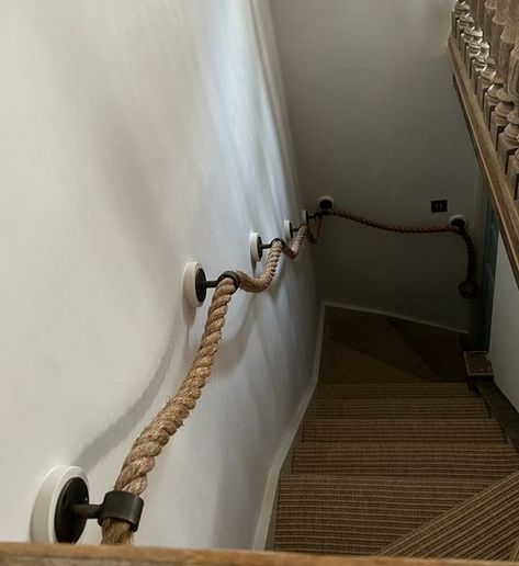 Stair Rope Handrail Banister With Manila Rope Rope Handrail, Spanish Style Interiors, Rope Railing, Manila Rope, Rope Projects, Beach House Interior Design, Stair Handrail, Beach House Interior, Deck Railings